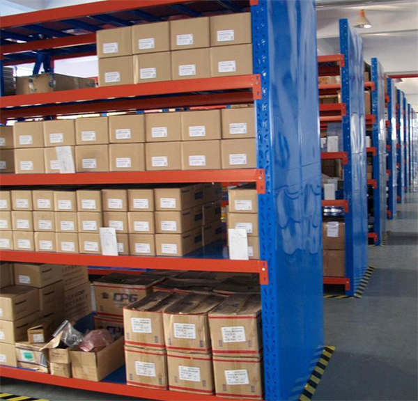 中型倉(cāng)儲(chǔ)貨架